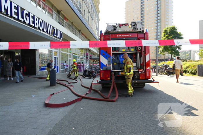 Zuurstoftank zorgt voor brand in bedrijfsverzamelgebouw