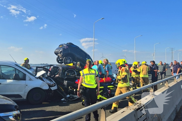 Zeer ernstig ongeval op snelweg Haringvlietbrug