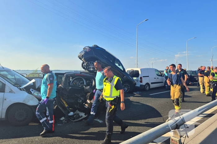 Zeer ernstig ongeval op snelweg Haringvlietbrug