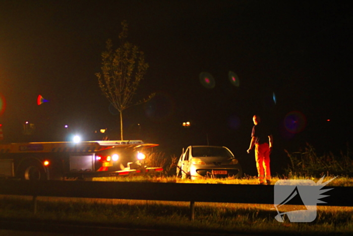 Auto belandt in sloot na eenzijdige aanrijding