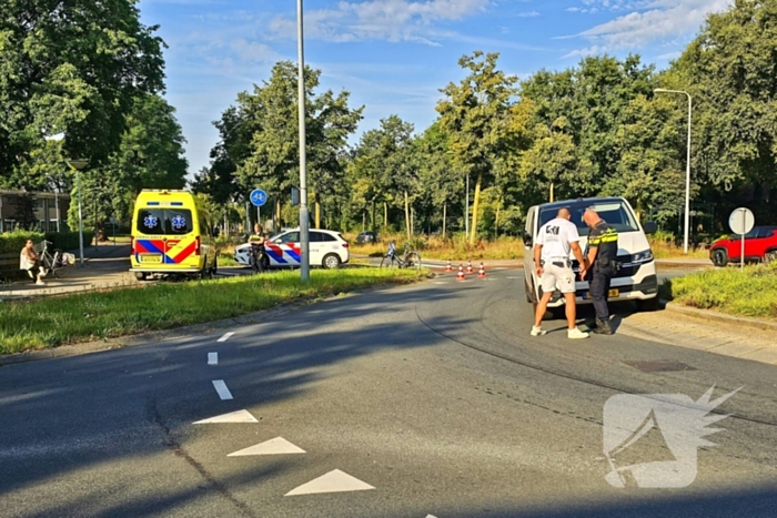 Fietser gewond bij botsing met bestelbus