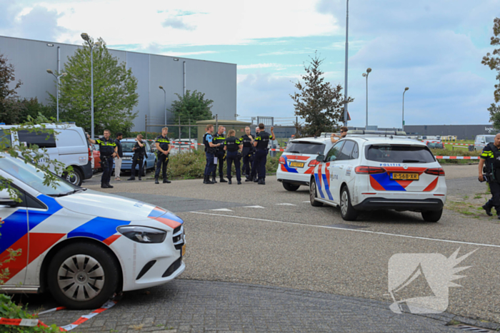 Twee gewonden bij overval: politie zoekt verdacht voertuig