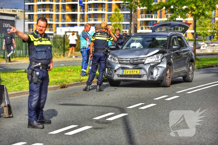 Schade aan twee voertuigen bij kop-staart botsing