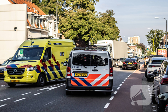 Persoon gewond bij botsing met auto