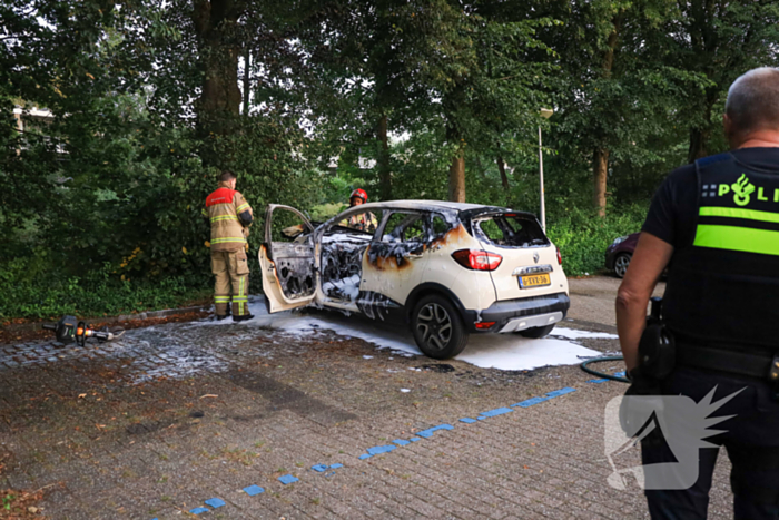 Gezochte auto na overval uitgebrand