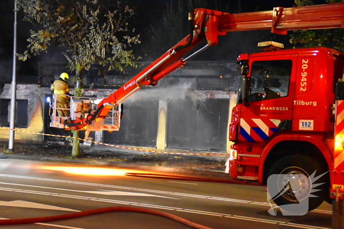 Forse rookontwikkeling bij uitslaande brand bij leegstaand pand