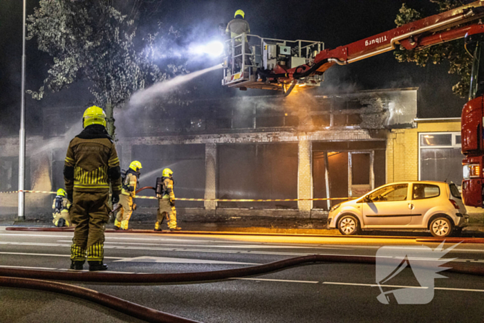 Forse rookontwikkeling bij uitslaande brand bij leegstaand pand