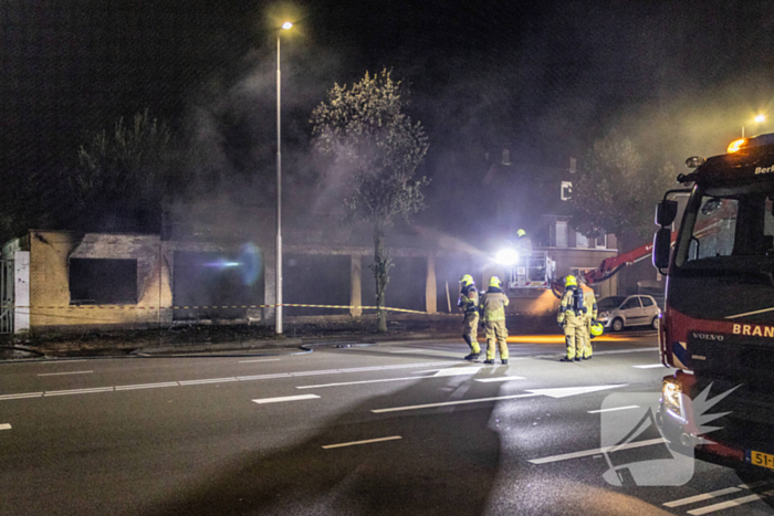 Forse rookontwikkeling bij uitslaande brand bij leegstaand pand