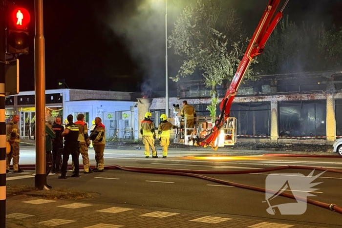 Forse rookontwikkeling bij uitslaande brand bij leegstaand pand