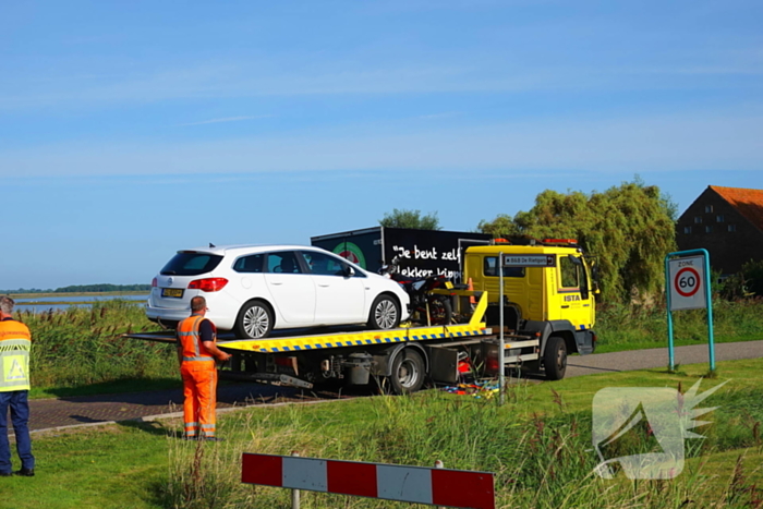 Brommerrijder naar ziekenhuis na aanrijding met auto