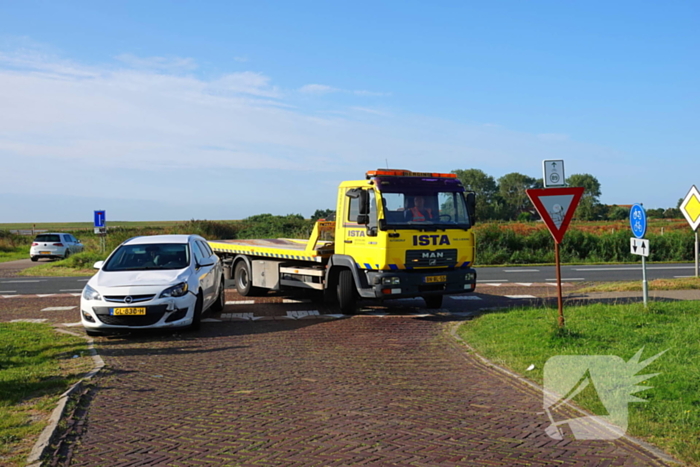 Brommerrijder naar ziekenhuis na aanrijding met auto