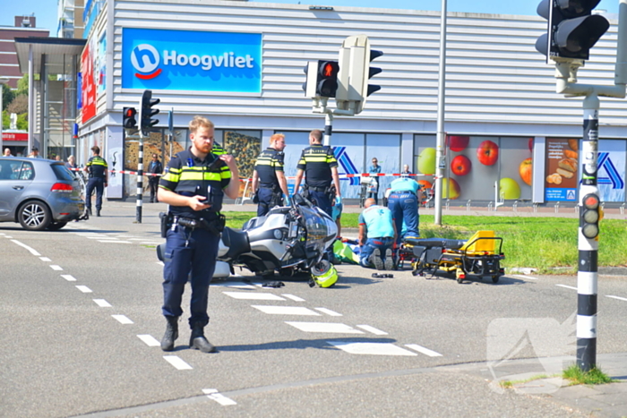 Fietser geschept door motorrijder politie