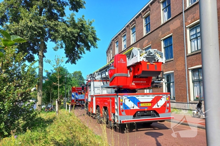 Vluchtelingenopvang ontruimd door brandend bankstel