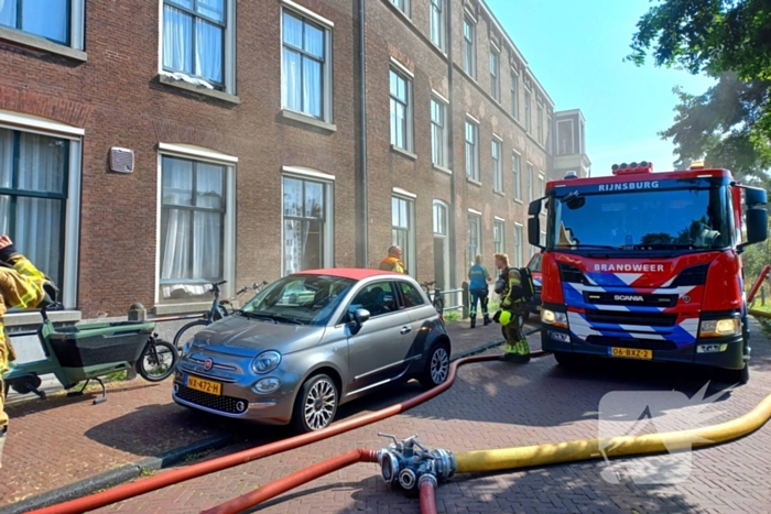 Vluchtelingenopvang ontruimd door brandend bankstel