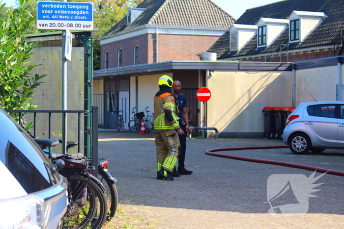 Vluchtelingenopvang ontruimd door brandend bankstel