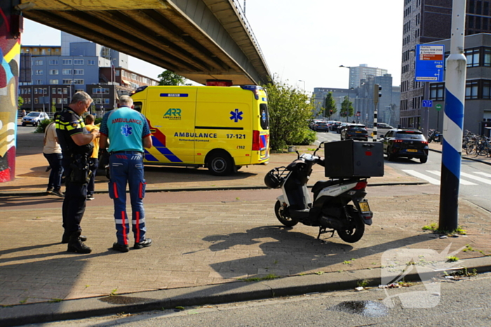 Bezorger gewond bij botsing met bestelbus