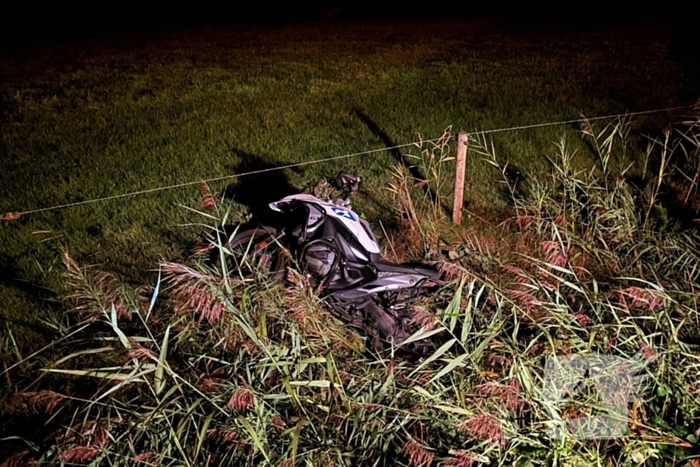 Motorrijder vliegt uit de bocht