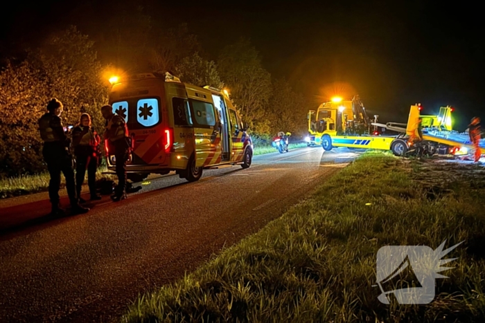 Motorrijder vliegt uit de bocht