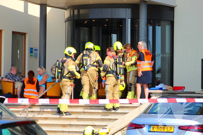 Brandweer ingezet voor mogelijke brand in hotel