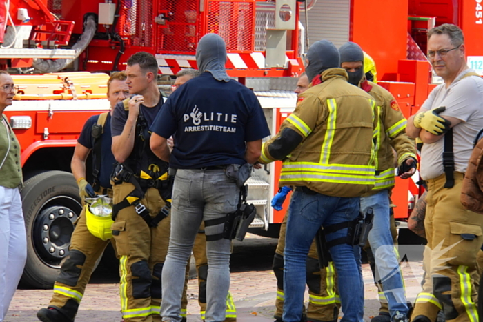 Arrestatieteam ingezet voor man op dak