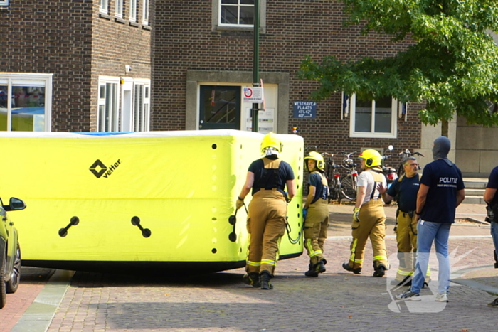 Arrestatieteam ingezet voor man op dak