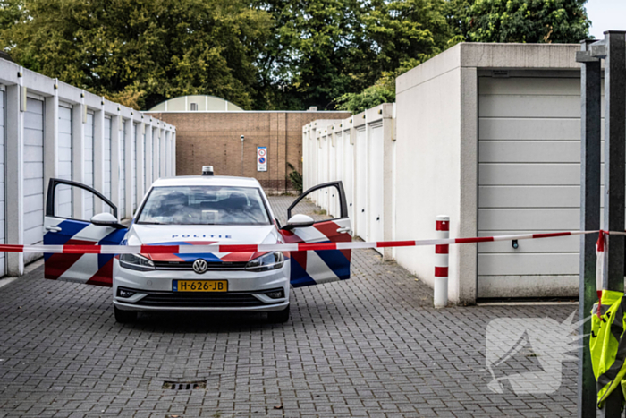 Politie ontdekt drugslab in garagebox