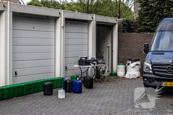 Politie ontdekt drugslab in garagebox