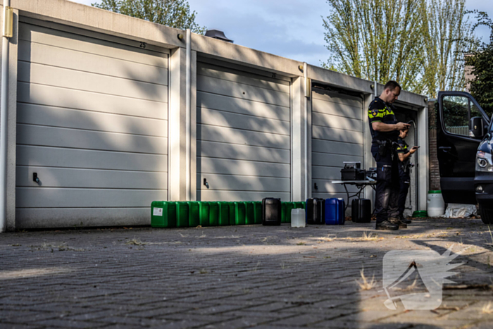 Politie ontdekt drugslab in garagebox