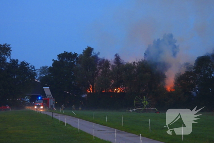 Zeer grote brand in stal