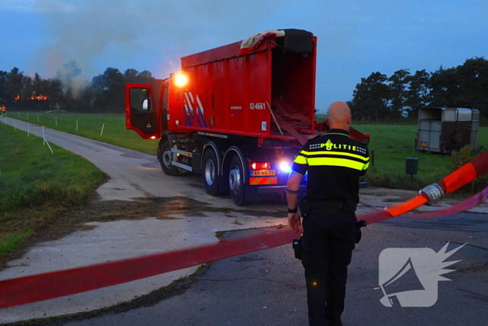 Zeer grote brand in stal