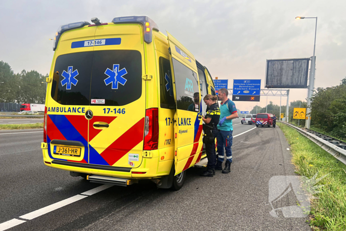 Auto zwaar beschadigd na ongeval op de snelweg