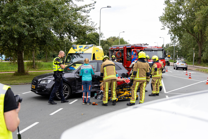 Brandweer bevrijdt beknelde automobilist