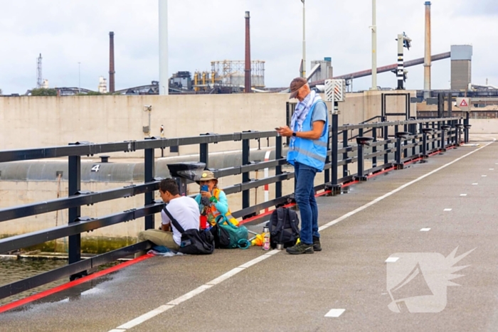 Extinction Rebellion blokkeert zeesluizen IJmuiden opnieuw