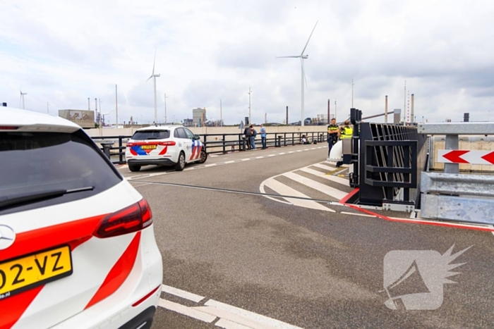 Extinction Rebellion blokkeert zeesluizen IJmuiden opnieuw