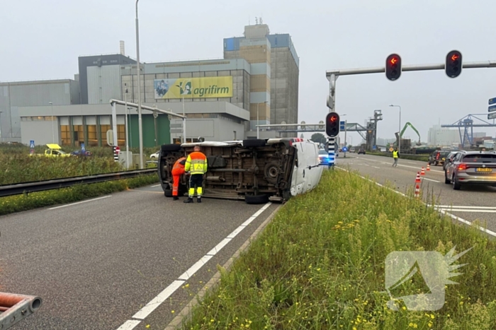 Ambulancedienst ingezet na ongeluk bij snelwegaansluiting