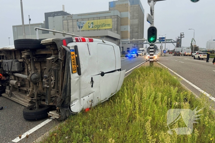 Ambulancedienst ingezet na ongeluk bij snelwegaansluiting