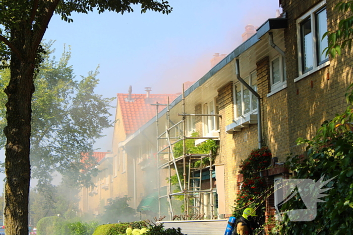 Veel hulpdiensten ingezet voor zeer grote brand