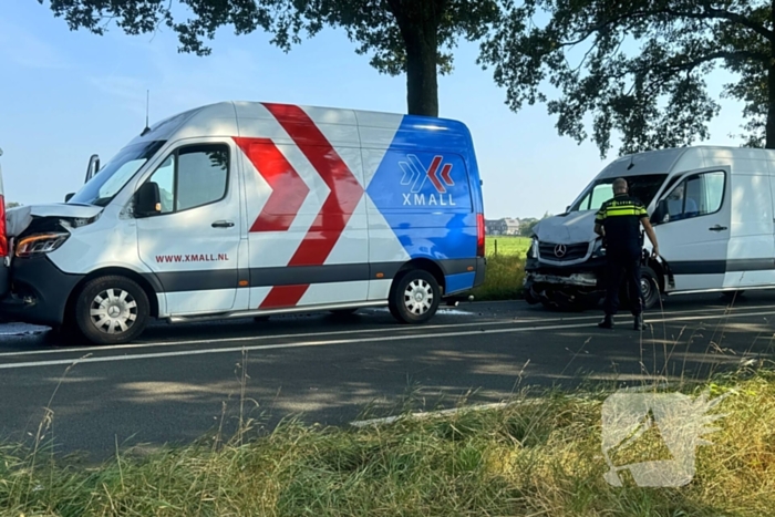 Vier bestelbussen betrokken bij kettingbotsing