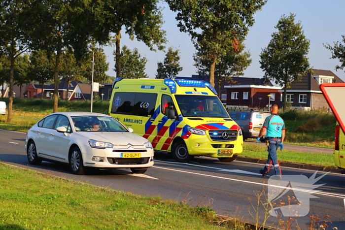 Meerdere personen nagekeken bij aanrijding op rotonde