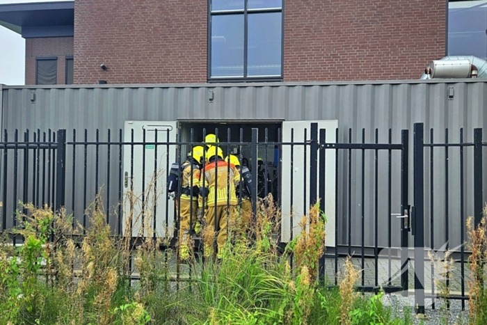 Brand in bijgebouw van industriepand