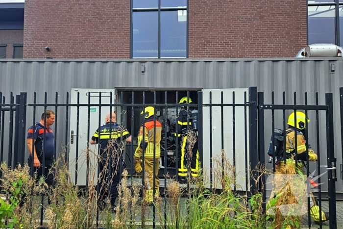 Brand in bijgebouw van industriepand