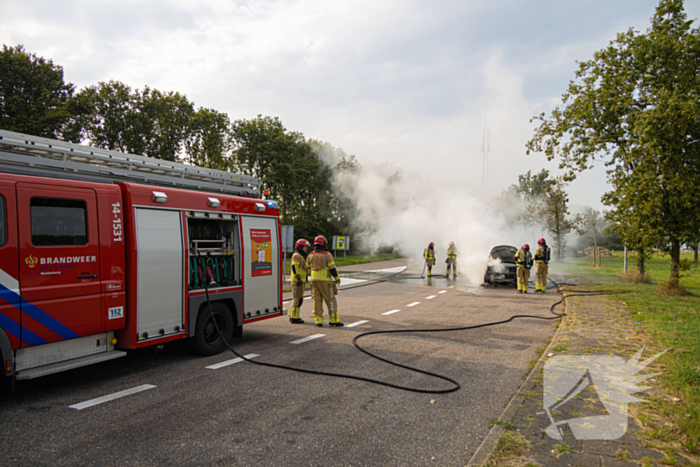 Personenwagen verwoest door brand