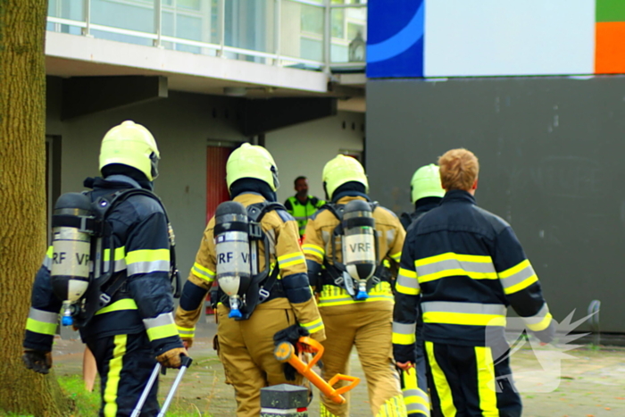 Brandweer controleert woning na melding van gaslucht