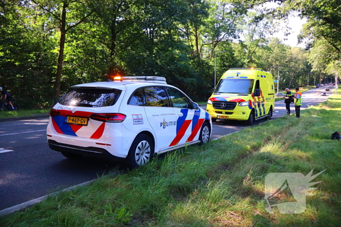 Opzittenden snorfiets ten val bij eenzijdig ongeval