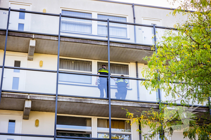 Politie doet onderzoek naar overleden persoon in woning