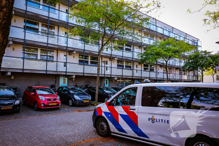 Politie doet onderzoek naar overleden persoon in woning