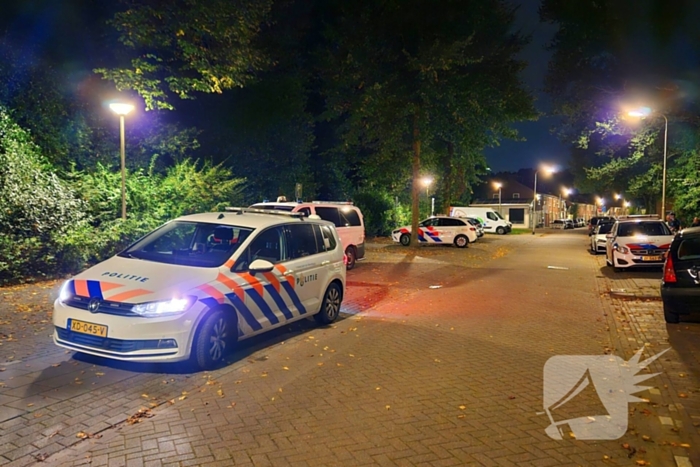 Politie zoekt persoon op begraafplaats