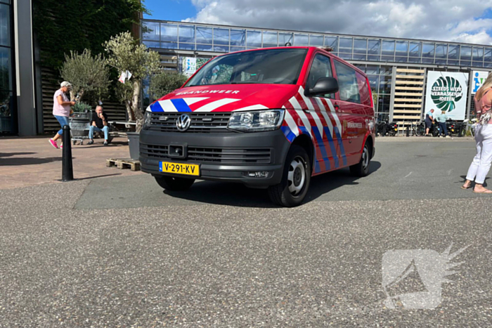 Grote ravage op parkeerplaats tuincentrum