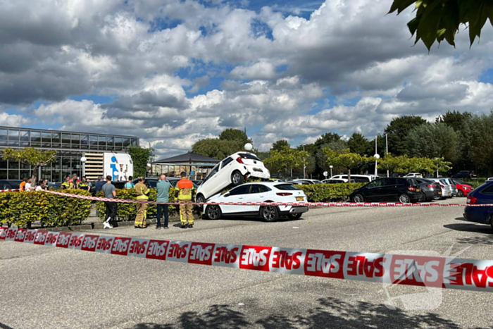 Grote ravage op parkeerplaats tuincentrum