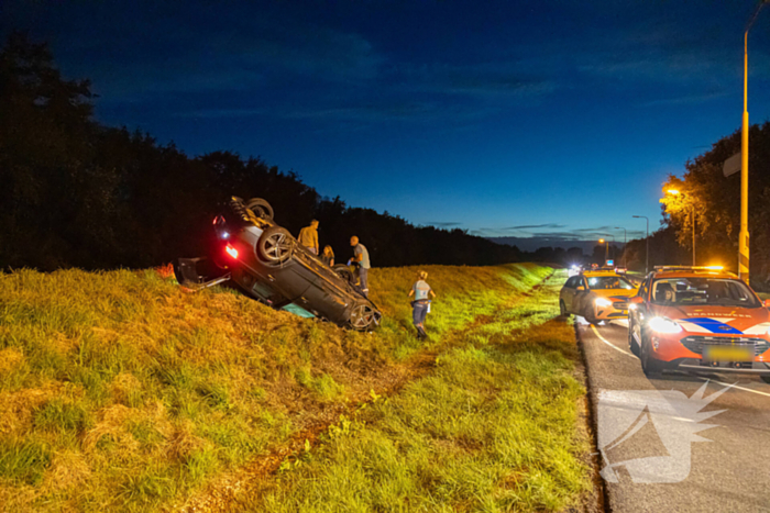 Dronken bestuurder crasht op afrit